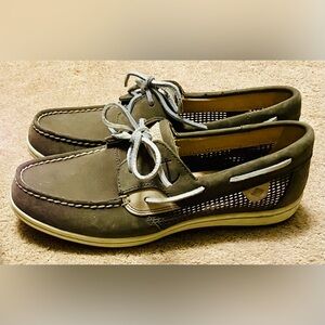 Sperry Loafers Moccasin Stitching and Non-Slip Sole